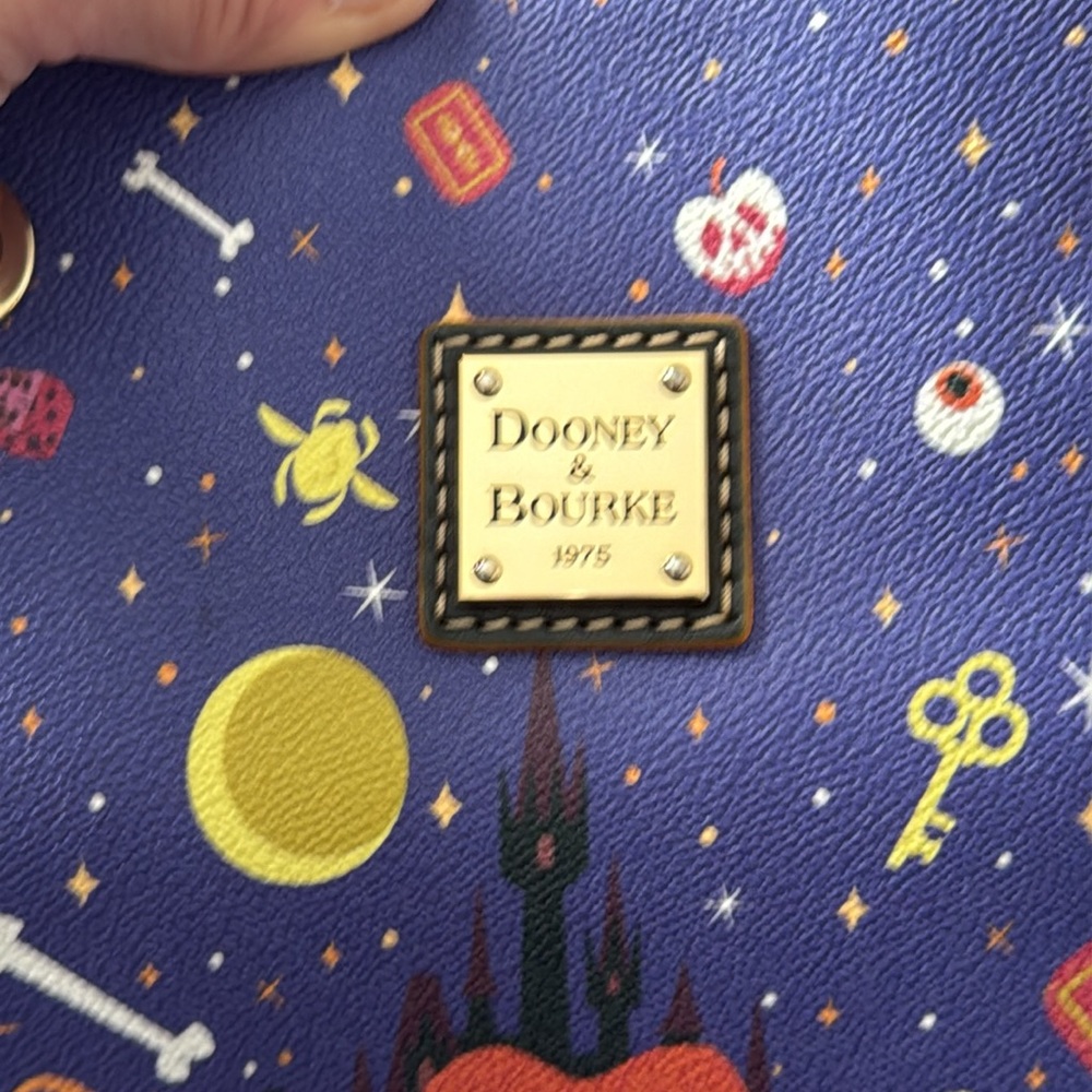 RARE Disney Dooney & Bourke Hocus Pocus Shoulder Tote Bag!! - Picture 9 of 16
